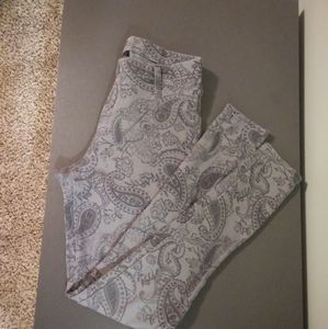 Faded Glory Pasiley Pattern Gray Leggings
